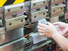 吉林沖壓加工，淺談四柱壓力機(jī)